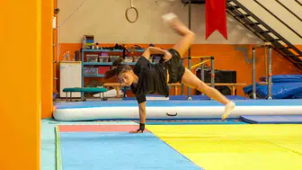 Manisalı Ekin Çınar dünya arenasında zirveyi zorladı: Genç yetenekten gümüş başarı