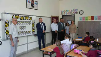Turhal'da ders zili çaldı: Başkan Ural miniklerin heyecanına ortak oldu