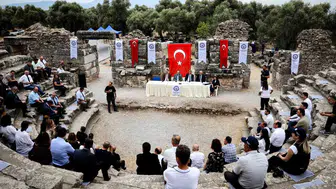 Akademik gündem antik tiyatroda: ADÜ yönetimi Nysa'nın tarihi atmosferinde buluştu