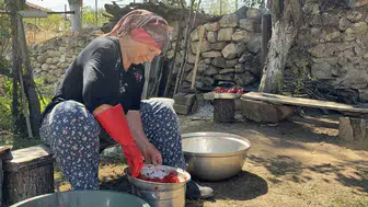 75 yaşındaki Rukiye teyzenin mutfak sırrı: Hazıra asla yer yok