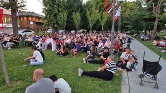 Düzce'de dev ekran coşkusu: Filenin Sultanları için meydanlara döküldüler