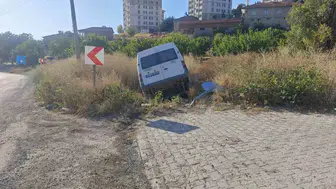Malatya'da sabah saatlerinde korkutan kaza: Minibüs şarampole uçtu
