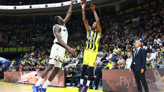 Ülker Arena'da sezon açılışı: Fenerbahçe Tarfin İtalyan rakibini devirdi