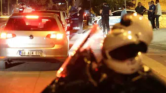 Gece yarısı rutin denetiminde direksiyon altına gizlenmiş suç aleti yakalandı