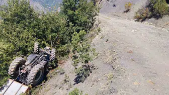 Amasya'da tarım aracı faciası: Baba ve oğlunun olduğu traktör şarampole uçtu
