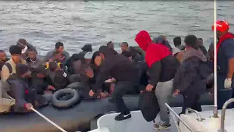 Ege'nin karanlık sularında umut yolculuğu: Sahil Güvenlik'ten nefes kesen müdahale