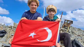 Ekran başında değil zirvede: 12 yaşındaki Şamil, Kaçkar’ın zirvesini mesken tuttu