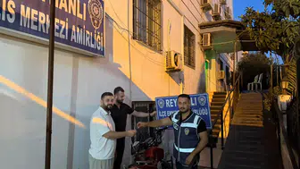 Reyhanlı'da apartman girişindeki hırsızlık kameraya yakalandı