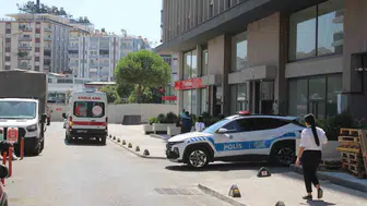 Efeler'de korkutan kaza: Ziyaret için geldiği apartmanda merdivenlerden yuvarlandı