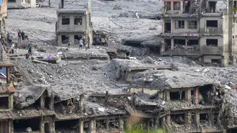 Himalayalar'da Buzul Felaketi: Binlerce Kişi İçin Umutlu Bekleyiş Sürüyor