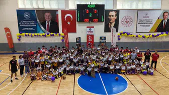 Karaman'da potanın minik yıldızları parkeye indi