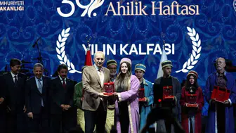 Sanayinin tozlu yollarında bir başarı hikayesi: Balıkesirli genç usta Türkiye'nin zirvesine yerleşti