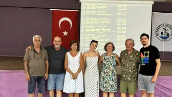 Burhaniye'de Briç Masasında Duygusal Veda: Usta İsim Turnuvayla Anıldı