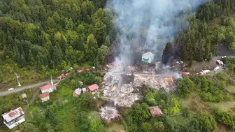 Kastamonu'da bir kıvılcım felakete dönüştü: 10 ev alevlere teslim oldu