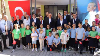 Bayındır'da eğitim yuvasına modern dokunuş: Kızıloba İlkokulu kapılarını yenilenmiş yüzüyle açtı