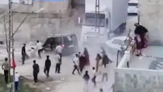 Gaziantep'te dehşet anları: Kavgaya aracıyla daldı, ortalık savaş alanına döndü