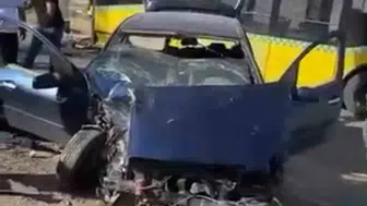 Siirt'te trafik dehşeti: Otobüsle çarpışan otomobil hurdaya döndü