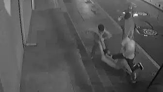 Zeytinburnu'nda kan donduran aile kavgası: Yeğenleri amcalarını çekiç ve sopalarla hastanelik etti