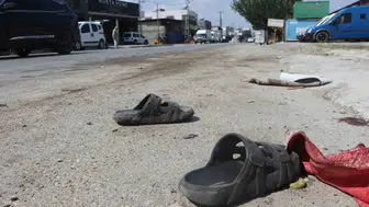 Adana'da yürekleri ağza getiren kaza: Minibüsün çarptığı çocuk yaşam mücadelesi veriyor