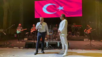 Ayvalık'ta kurtuluş coşkusu Çelik ile zirveye taşındı