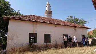 Tarihin sessiz tanığı yıkılmanın eşiğinde: Köylüler asırlık mirasın kurtarılmasını bekliyor