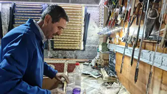 Emekli öğretmenin 31 yıllık tutkusu: Kamışlara hayat veren usta