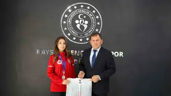 Kayseri'nin gururu dünya sahnesinde gümüş madalyaya uzandı