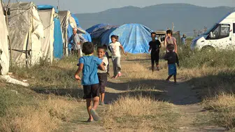 Karacabey Ovası'nda zorlu yaşam: Tarlada ter döken çocukların hayali insanca bir yaşam
