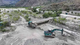 Erzurum'da aniden bastıran sağanak korkuttu: Dere yatakları taştı, ekipler alarma geçti