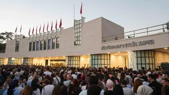 İzmir’in kalbi 95’inci kez kahkahaya açılıyor: Kültürpark’ta yıldızlar geçidi