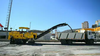 Kuşadası’nda asfalt seferberliği: Değirmendere’de eski yollar tarih oluyor