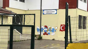 Sınıfta korku dolu anlar: Tavan sıvaları öğrencilerin üzerine çöktü