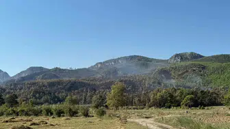 Antalya'da korkutan alevler dizginlendi: 160 hektarlık alan küle döndü