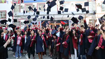 Erzurum'dan Bakü'ye uzanan eğitim köprüsü: 200 genç mezuniyet sevincini kardeş topraklarda yaşadı