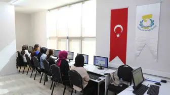 Şanlıurfa'da dijital dönüşüm hamlesi: Gençler F klavye ile geleceğe hazırlanıyor