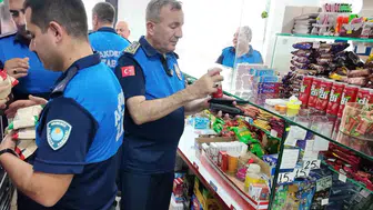 Mersin'de okul kantinlerine ani baskın: Bir işletmeye ceza kesildi