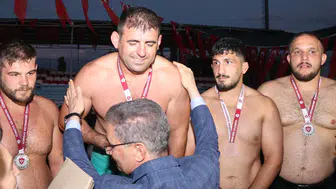 Pasinler er meydanında Kenan Gör fırtınası: Doğu'nun Kırkpınar'ında başpehlivanlık tacı sahibini buldu