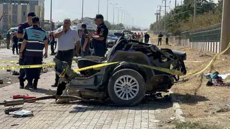 Elazığ'da dehşet anları: Çarpışmanın şiddetiyle otomobil ortadan ikiye ayrıldı