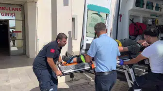Besni'de korkutan kaza: Hafriyat kamyonu otomobili biçti