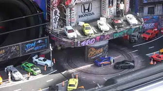 Bursa'daki fuarın yıldızı devasa motorlar değil, bagajdaki minyatür drift pisti oldu