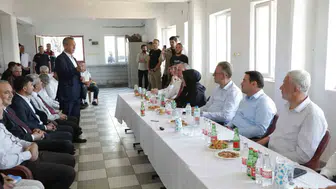 Kütahya’da muhtarların ayağına giden çözüm zirvesi: Vali Işın’dan kritik yol ve su müjdesi