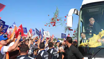 Düğün Konvoyunu Bırakıp Erdoğan'ı Karşılamaya Koştular: Samsun'da Renkli Anlar