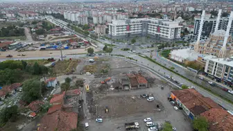 Çorum'un merkezinde dev dönüşüm: Gençlerin yeni buluşma noktası için ilk kazma vuruldu