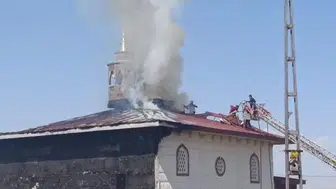 Ağrı'da henüz kapılarını açmayan camide korkutan yangın