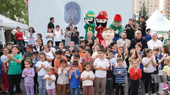 Melikgazi'de dev filo yatırımı: Çocukların neşesiyle taçlanan 48 yeni araç sahaya iniyor