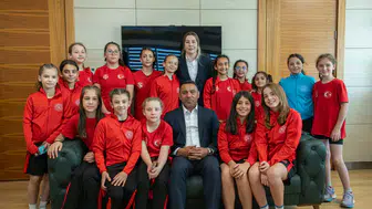 Geleceğin Olimpiyat Şampiyonları Ankara'da Bir Araya Geldi: Minderin Efsaneleriyle Buluşma