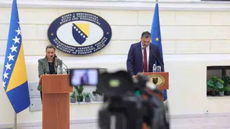 Saraybosna'dan Belgrad'a Diplomatik Rest: Soykırım Suçlusuna Askeri Tören Krizi
