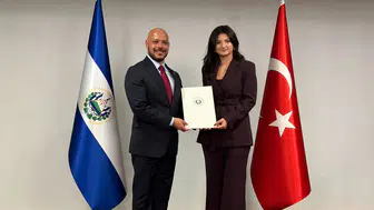 Diplomaside genç kuşak dönemi: 23 yaşındaki Ayşe Esra Deveci El Salvador'un temsilcisi oldu