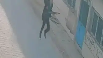 Turgutlu'da okul önünde dehşet anları: Saldırganın kaçış görüntüleri ortaya çıktı