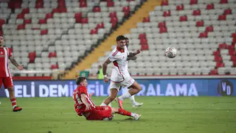 Antalyaspor evinde yıkıldı: Da Costa'nın kaçırdığı penaltı galibiyete engel oldu